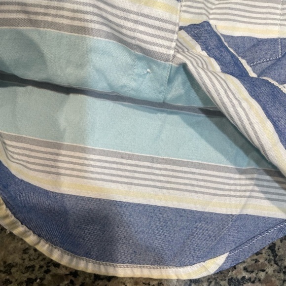 Free Planet button down - Picture 5 of 6